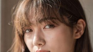 Addio frangetta folta, la frangia soffice è la tendenza capelli che dominerà nei prossimi mesi